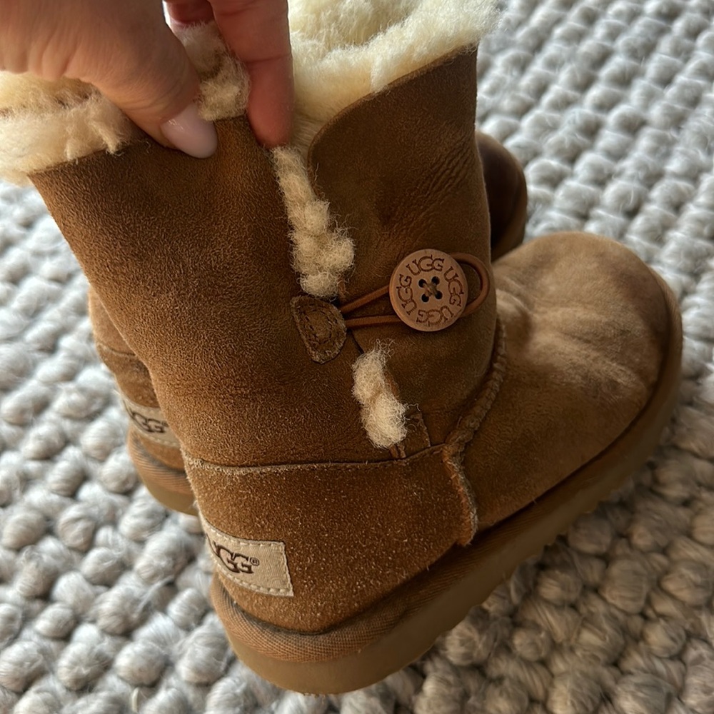 Uggs boots size 1